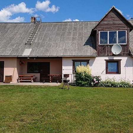 Dzivoklis Pirmie Zalmezi Apartamento Jurkalne Exterior foto