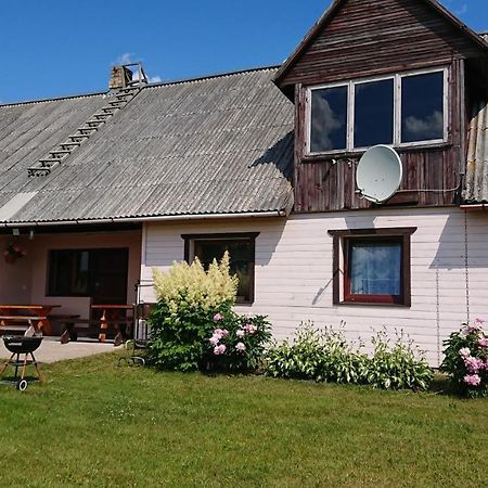 Dzivoklis Pirmie Zalmezi Apartamento Jurkalne Exterior foto