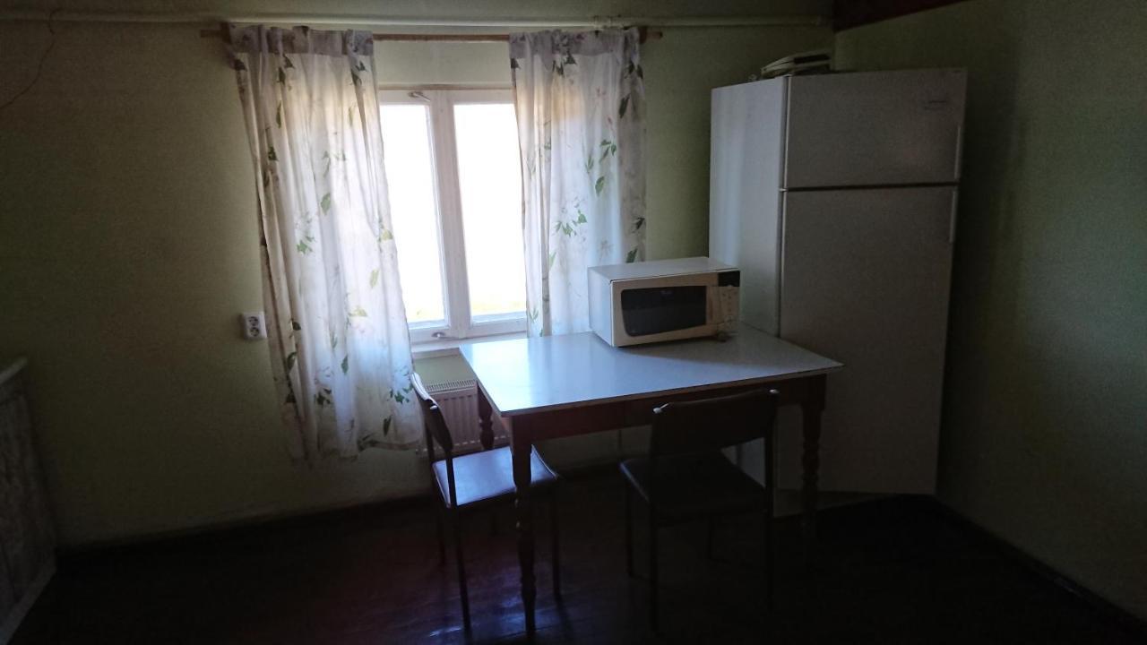 Dzivoklis Pirmie Zalmezi Apartamento Jurkalne Exterior foto