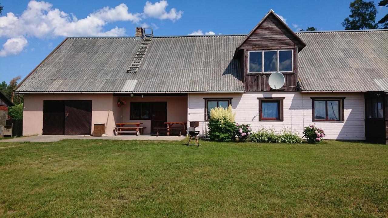 Dzivoklis Pirmie Zalmezi Apartamento Jurkalne Exterior foto